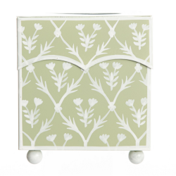 Beautiful pale green/white scalloped tissue box