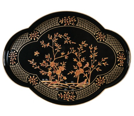 Incredible chinoiserie black /gold scalloped tray